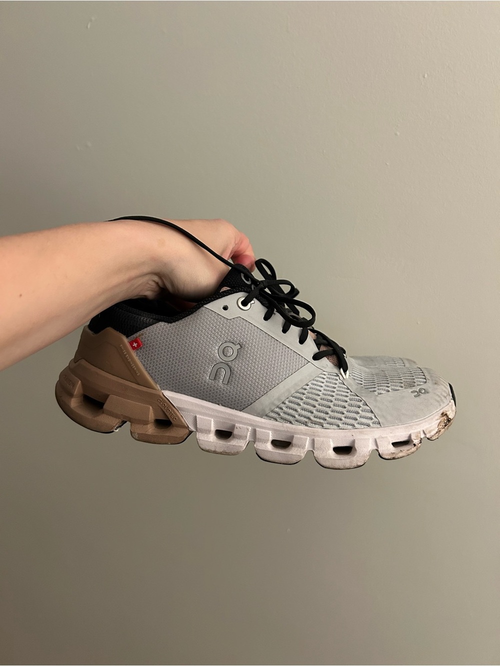 Women’s On Cloudflyer Size 8 Glacier Rosebrown